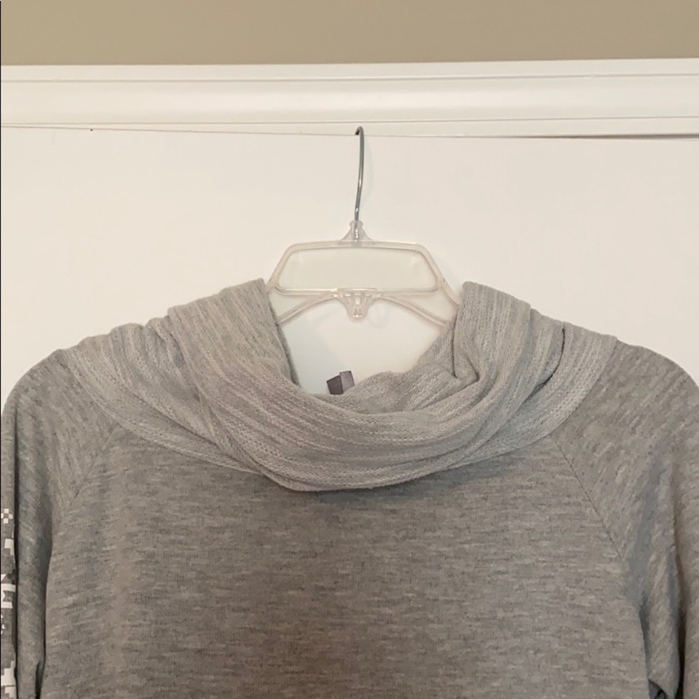 Grey Aztec Pattern Sweater - Picture 4 of 4